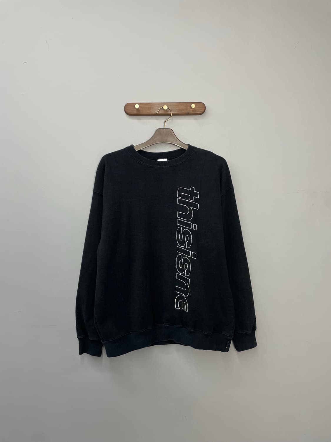 디스이즈네버댓 스펠 로고 블랙 맨투맨 H1811 상품이미지2