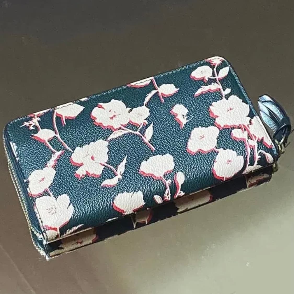 [정품] TORY BURCH 토리버치 트리 자작나무 프린팅 소가죽 장지갑 상품이미지3
