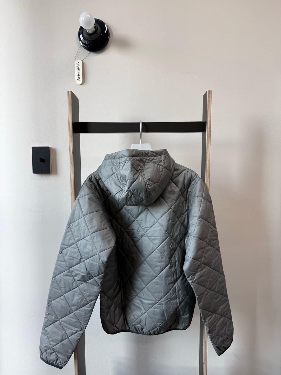 파타고니아 다이아몬드 퀄팅 봄버 후그 자켓 그레이 상품이미지3