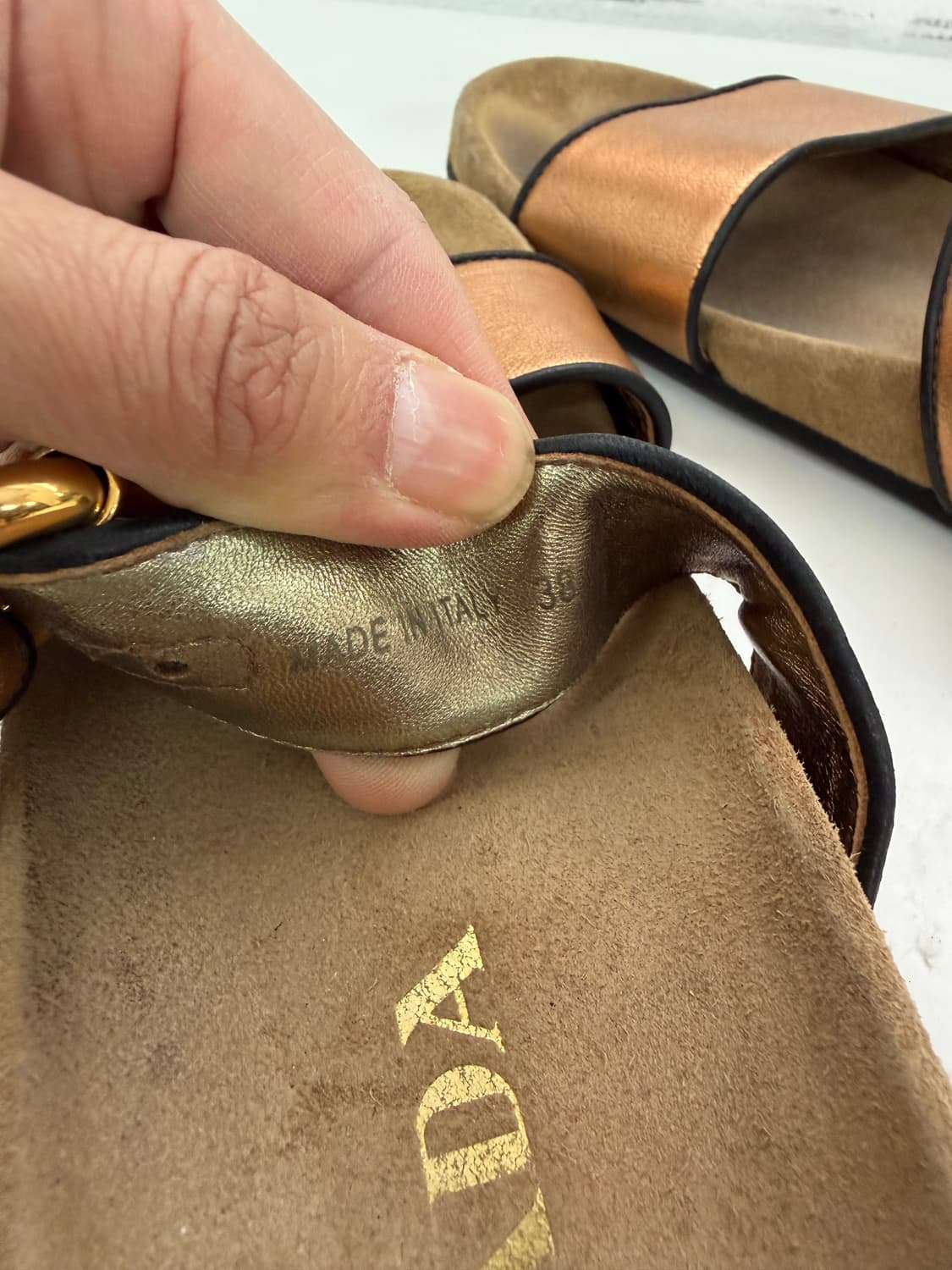 정품) 프라다 여성 브론즈 샌들 슬리퍼 38 상품이미지8