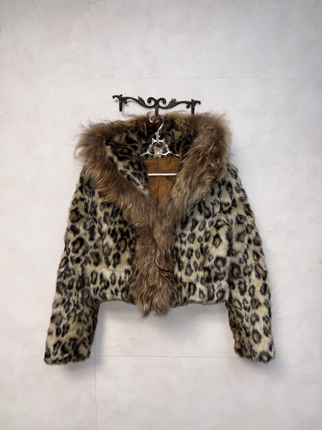 Brown faux fur leopard hood crop jacket  상품이미지3