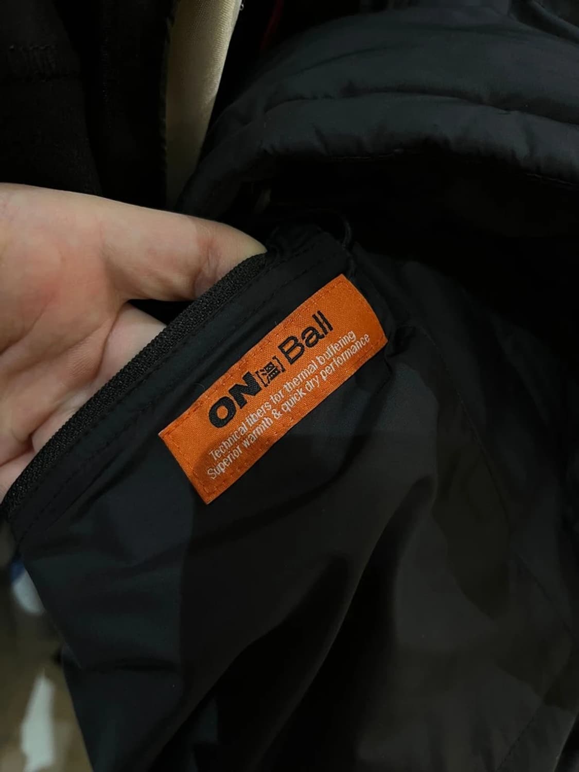 노스페이스 온볼 뉴퍼피 블랙 눕시 패딩 PN7839 상품이미지9