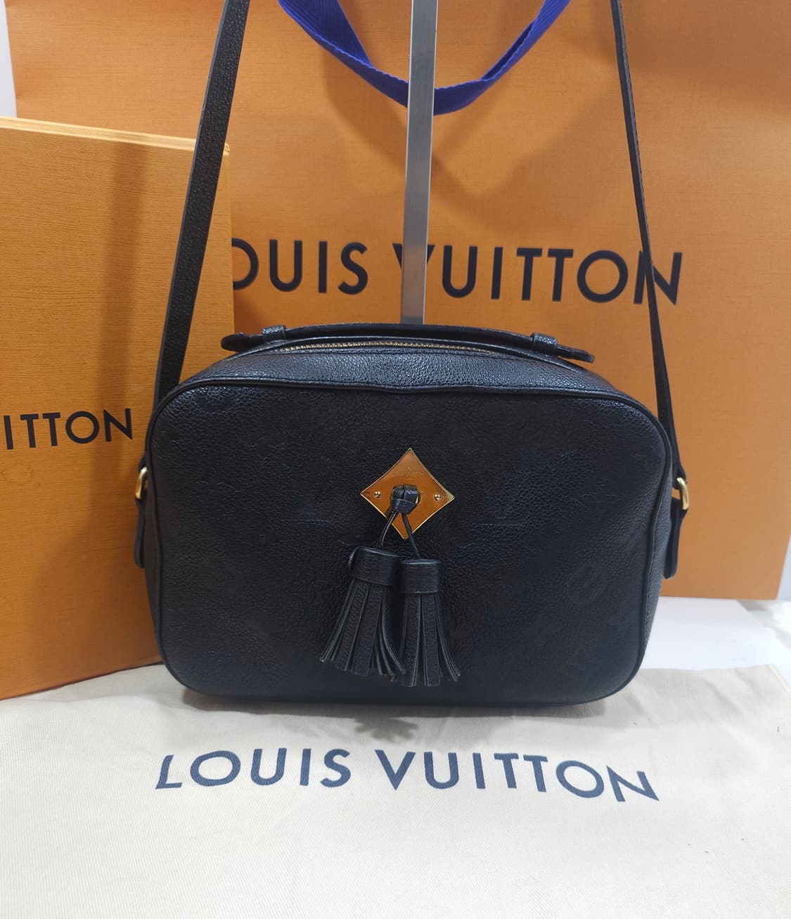 루이비통 앙프렝뜨 생통주 크로스백 상품이미지1