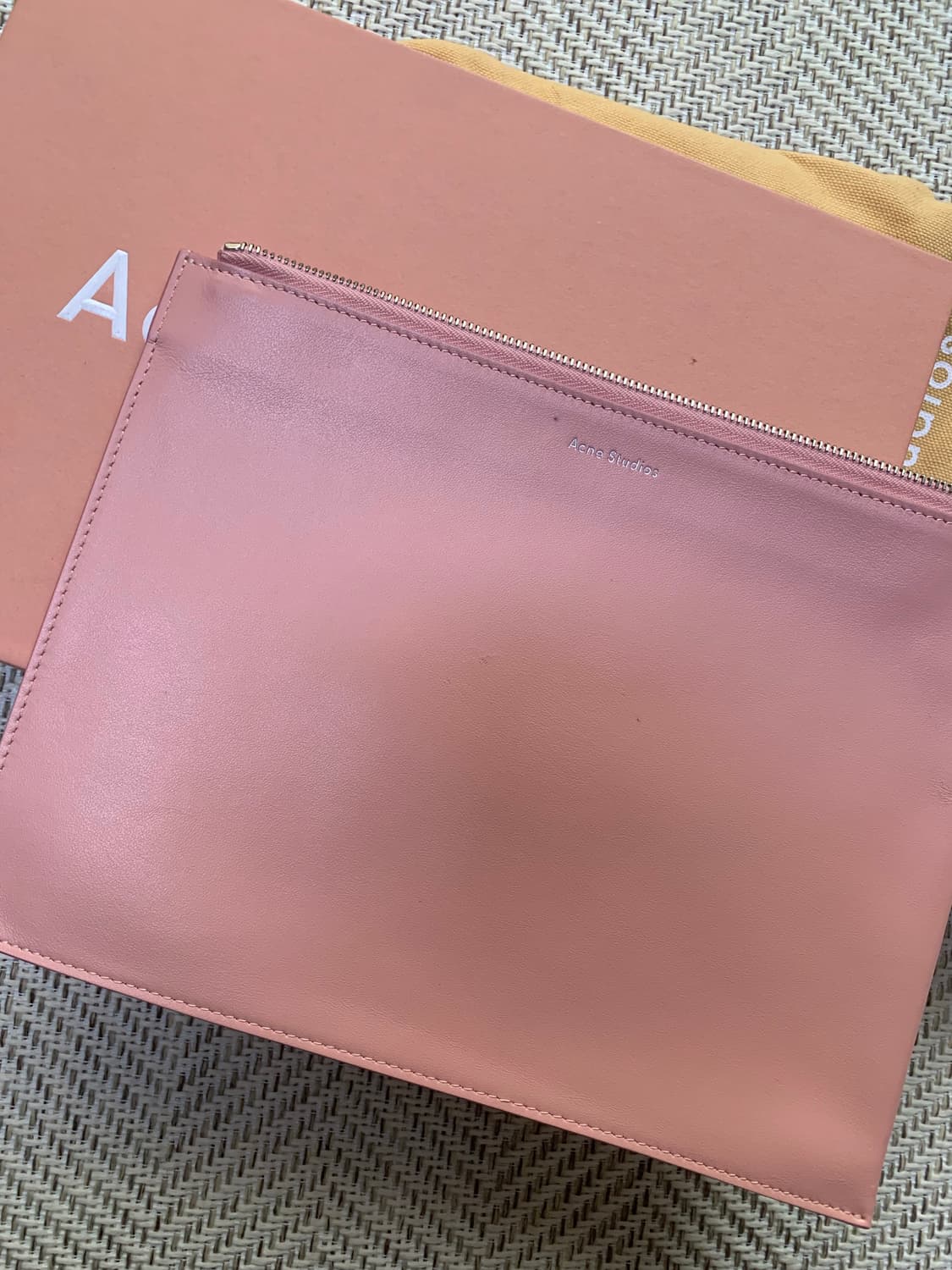 아크네스튜디오 클러치 상품이미지4