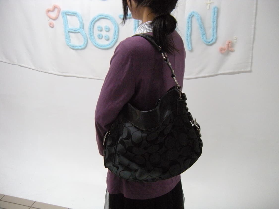 코치 시그니처 버클 숄더백 블랙 상품이미지6