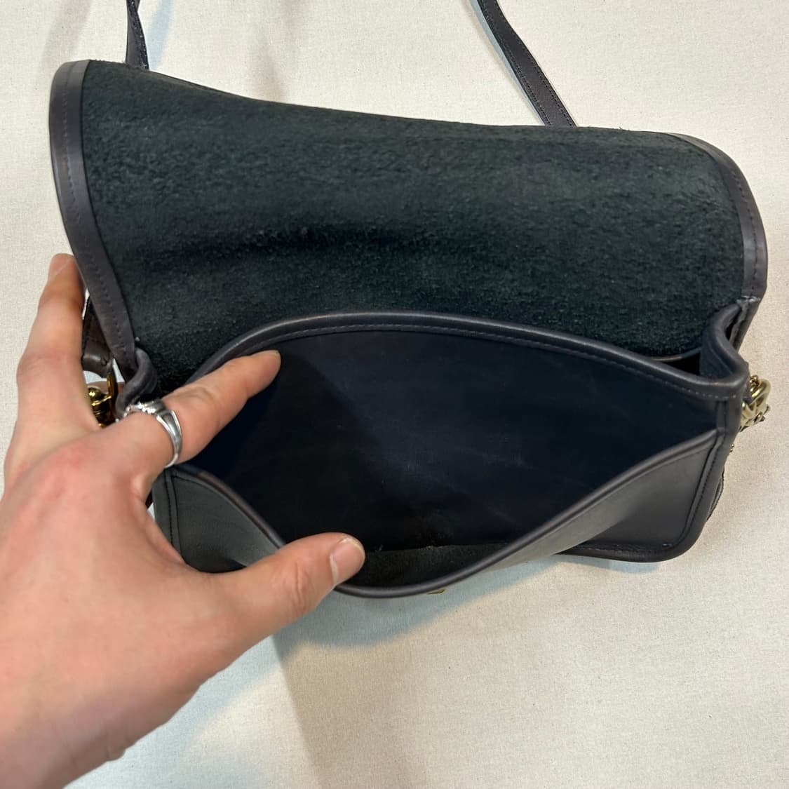 코치 올드코치 다크브라운 글러브 레더 숄더백 상품이미지4