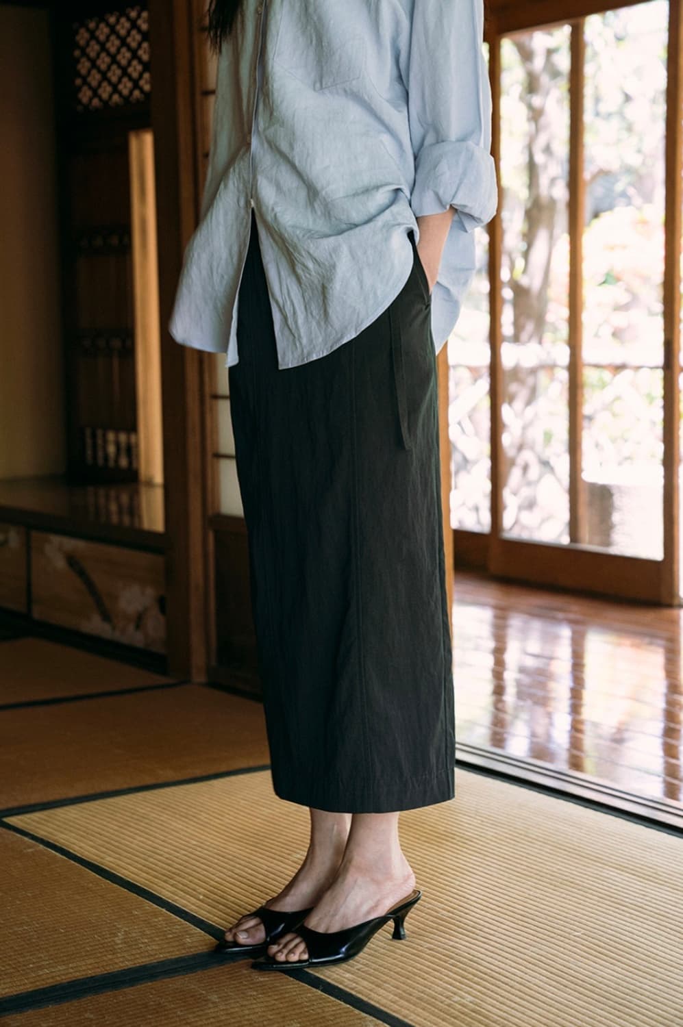 시야쥬 미니멀 에어리 롱 스커트 (차콜) 상품이미지1