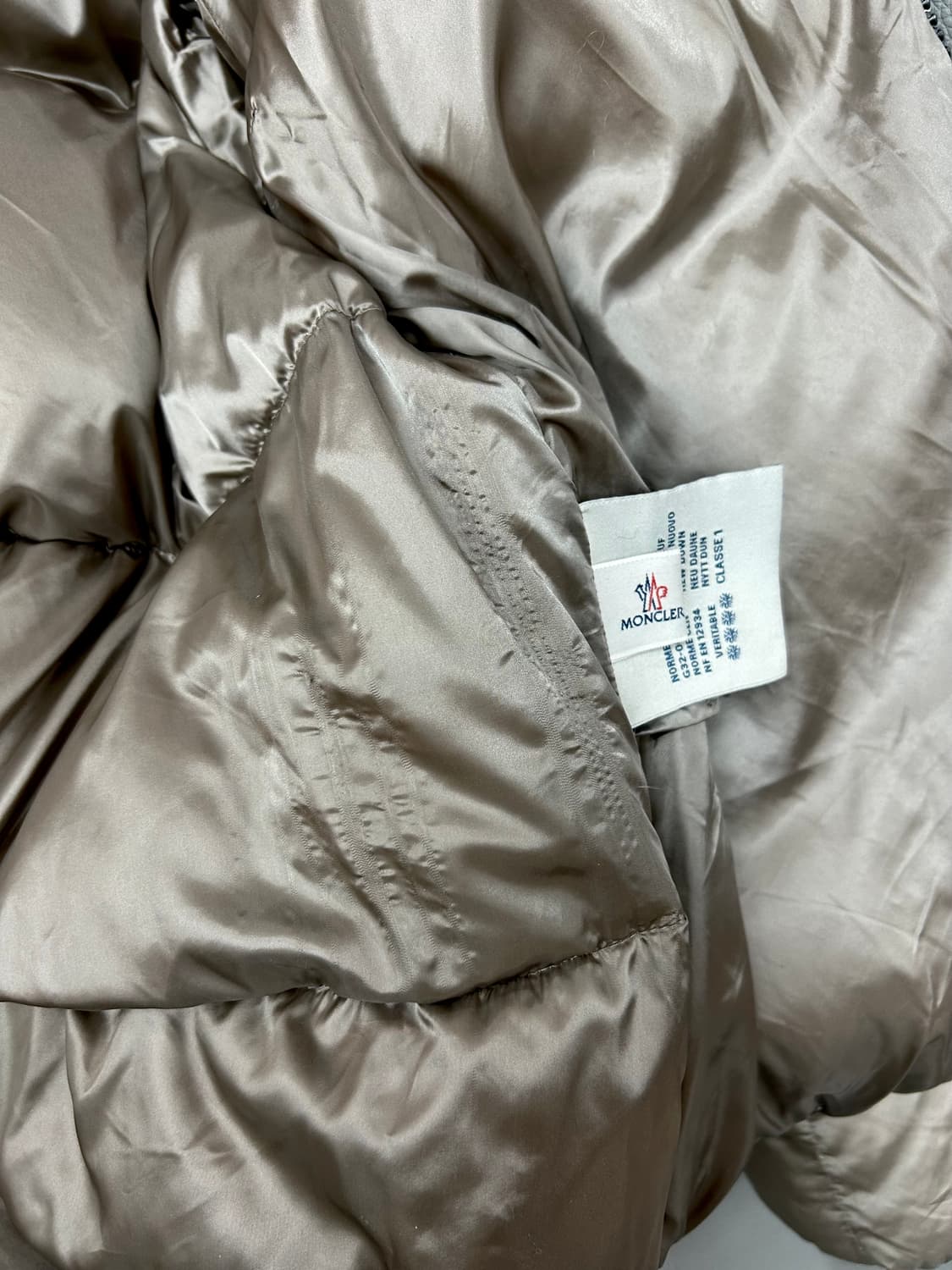 몽클레어 유광 헤비 패딩(4) 상품이미지9