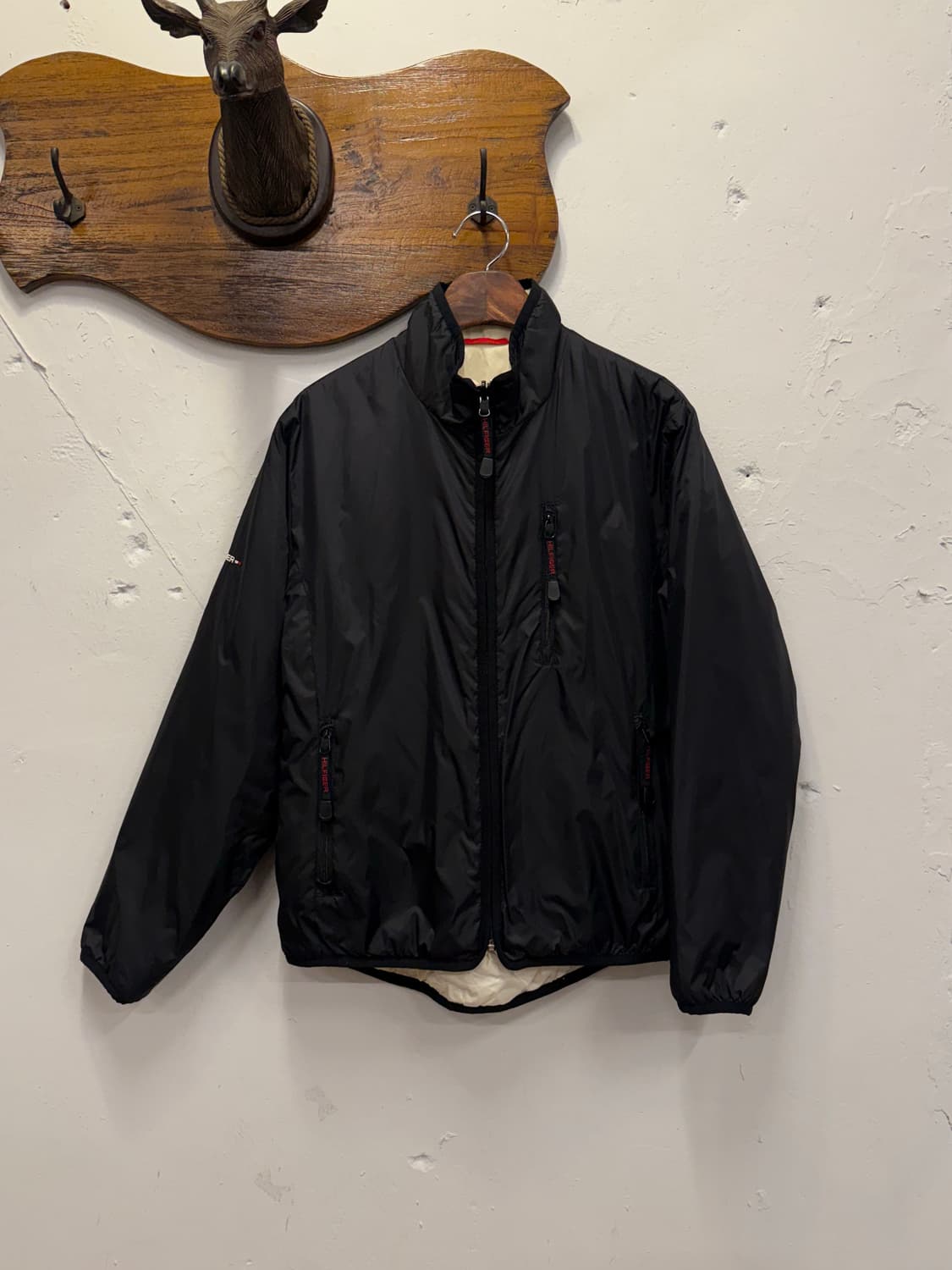 66) TOMMY HILFIGER Reversible Nylon Padd 상품이미지1