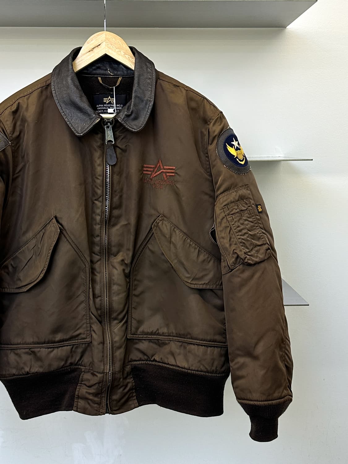 알파 인더스트리 U.S.A.A.F CWU-45/P 플라이트 자켓 상품이미지2