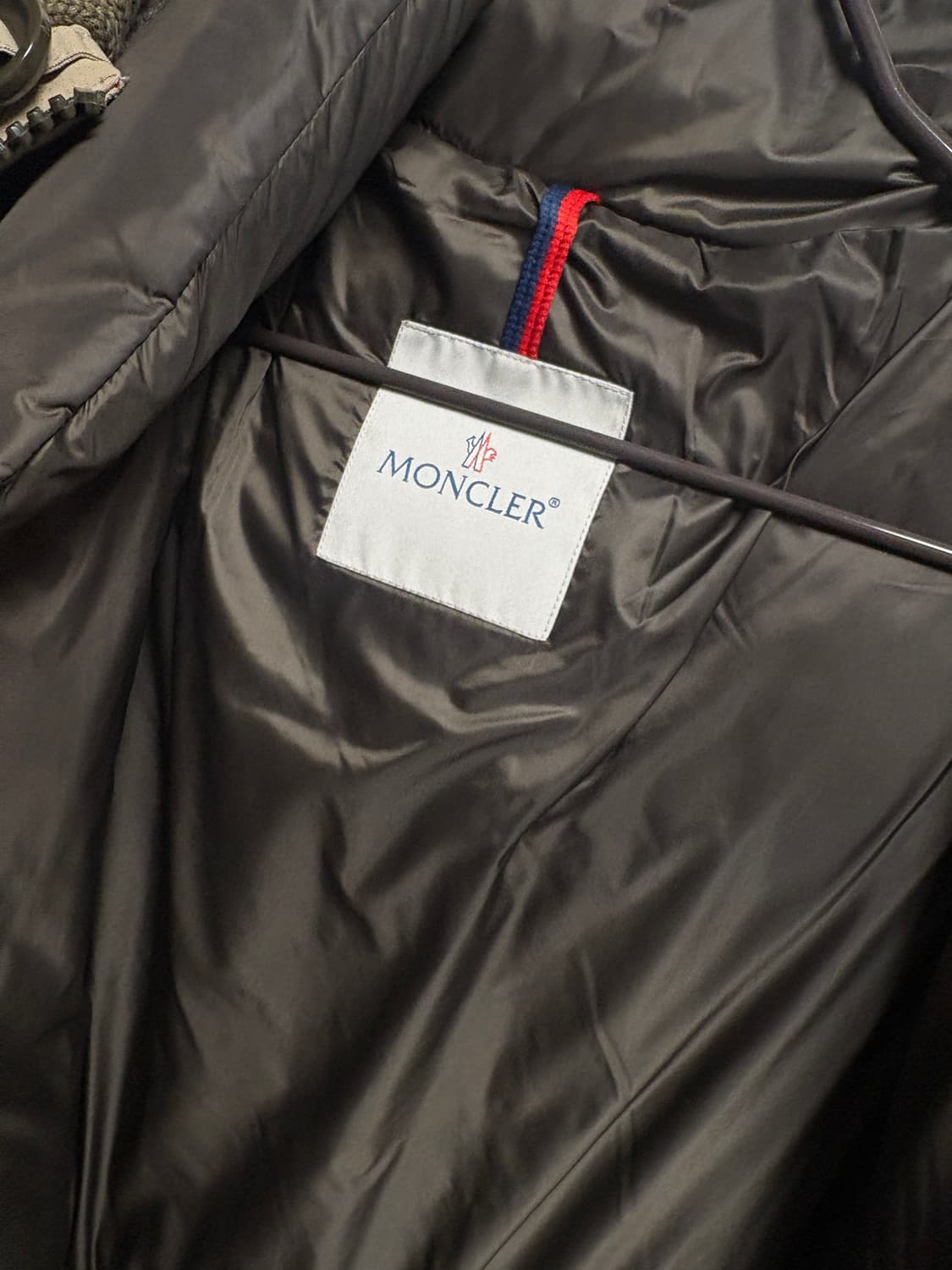 몽클레르 남성 빈티지 컬러블록 숏패딩 (만화 태그) 상품이미지7