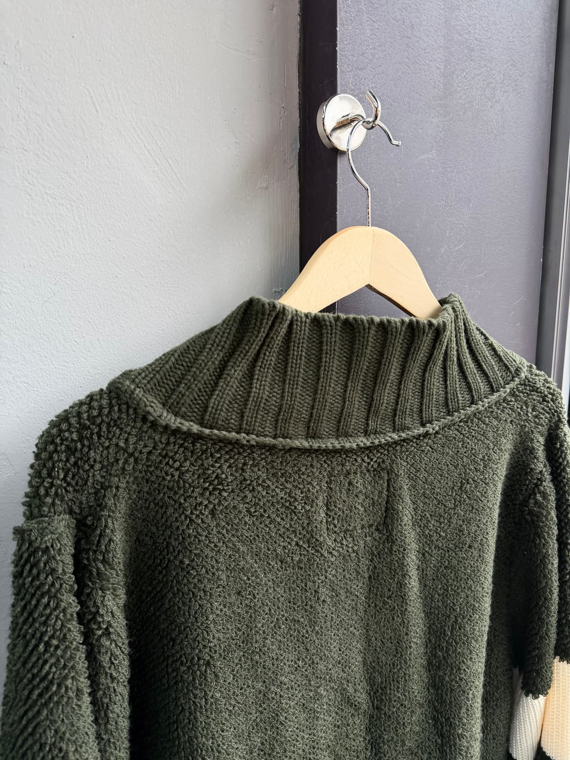 2/ 사카이 풀오버 브이넥 울 니트 상품이미지9