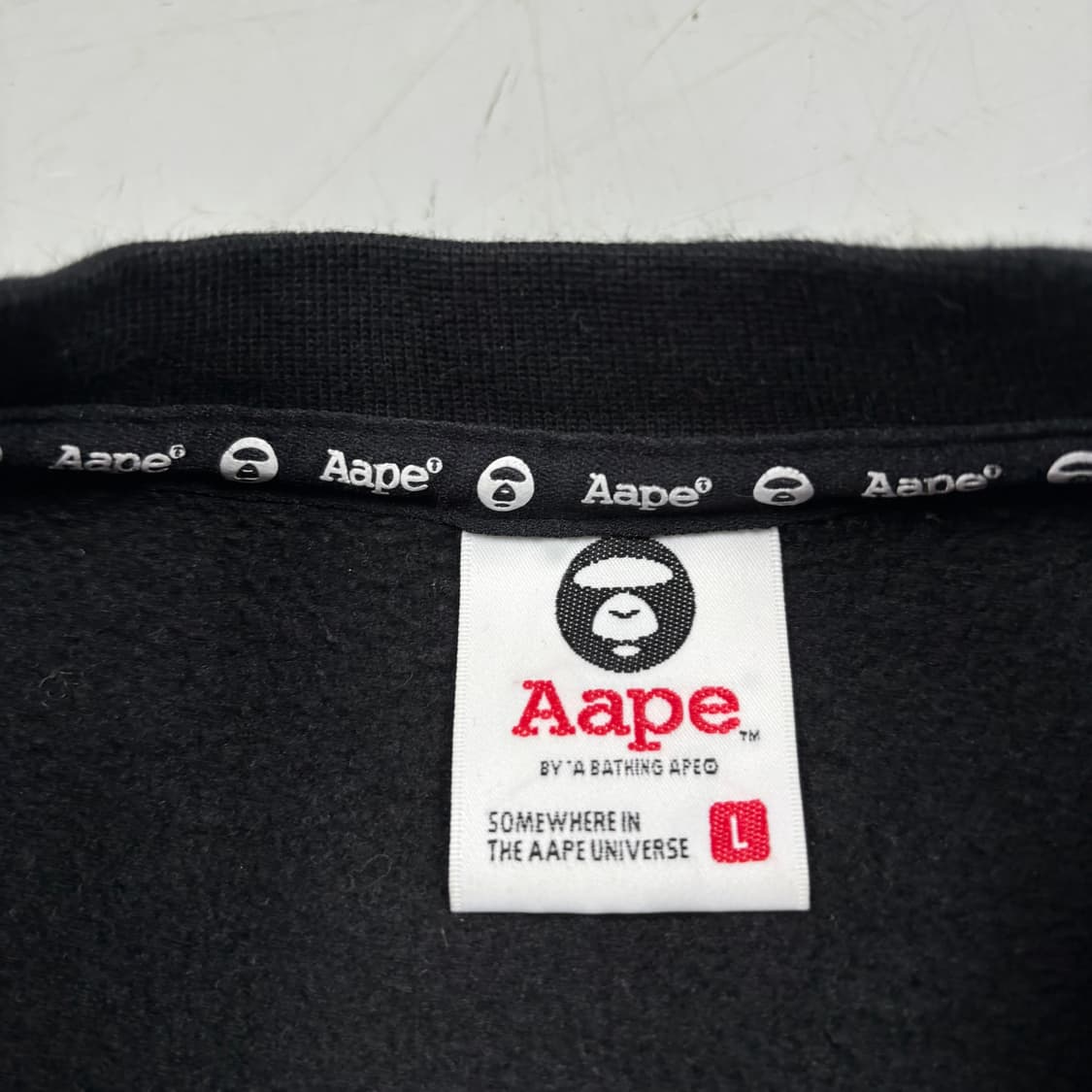 에이프 블랙컬러 빅로고 맨투맨 상품이미지5