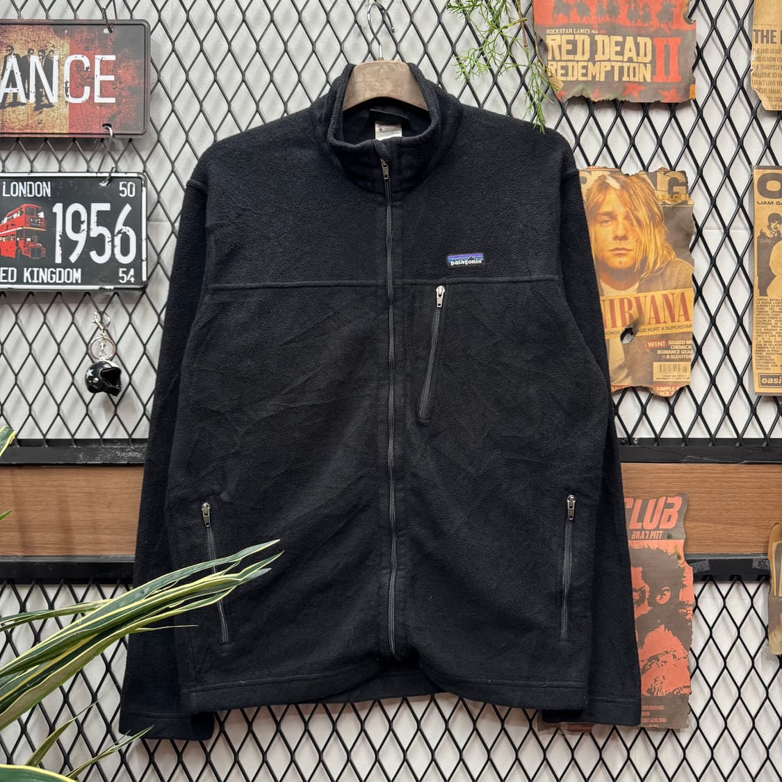 파타고니아 신칠라 베터 스웨터 집업 전면 집업 포켓 포인트 블랙 상품이미지1
