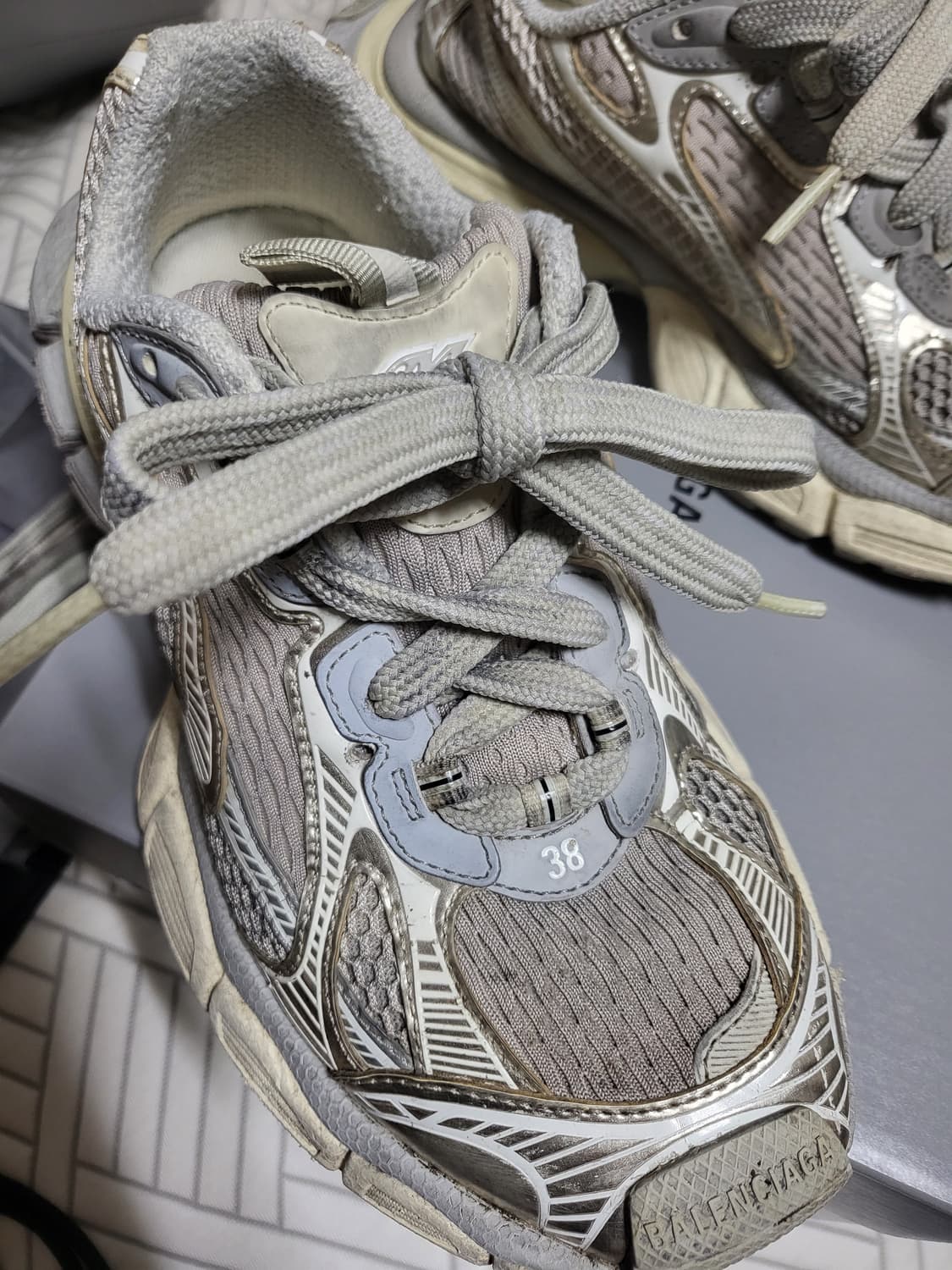 발렌시아가 3XL 에그쉘 상품이미지9