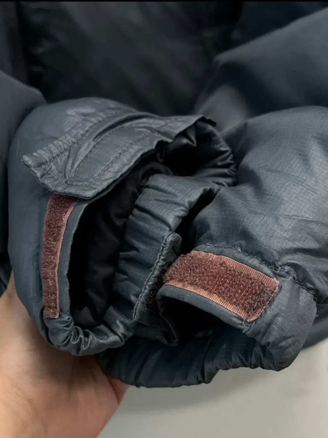 노스페이스 700필 1996 eco 눕시 구스 다운 자켓 그레이 상품이미지4