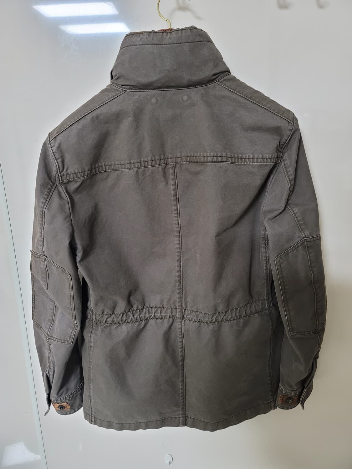 cp컴퍼니 야상 필드자켓 95정사이즈 상태굿

 상품이미지2