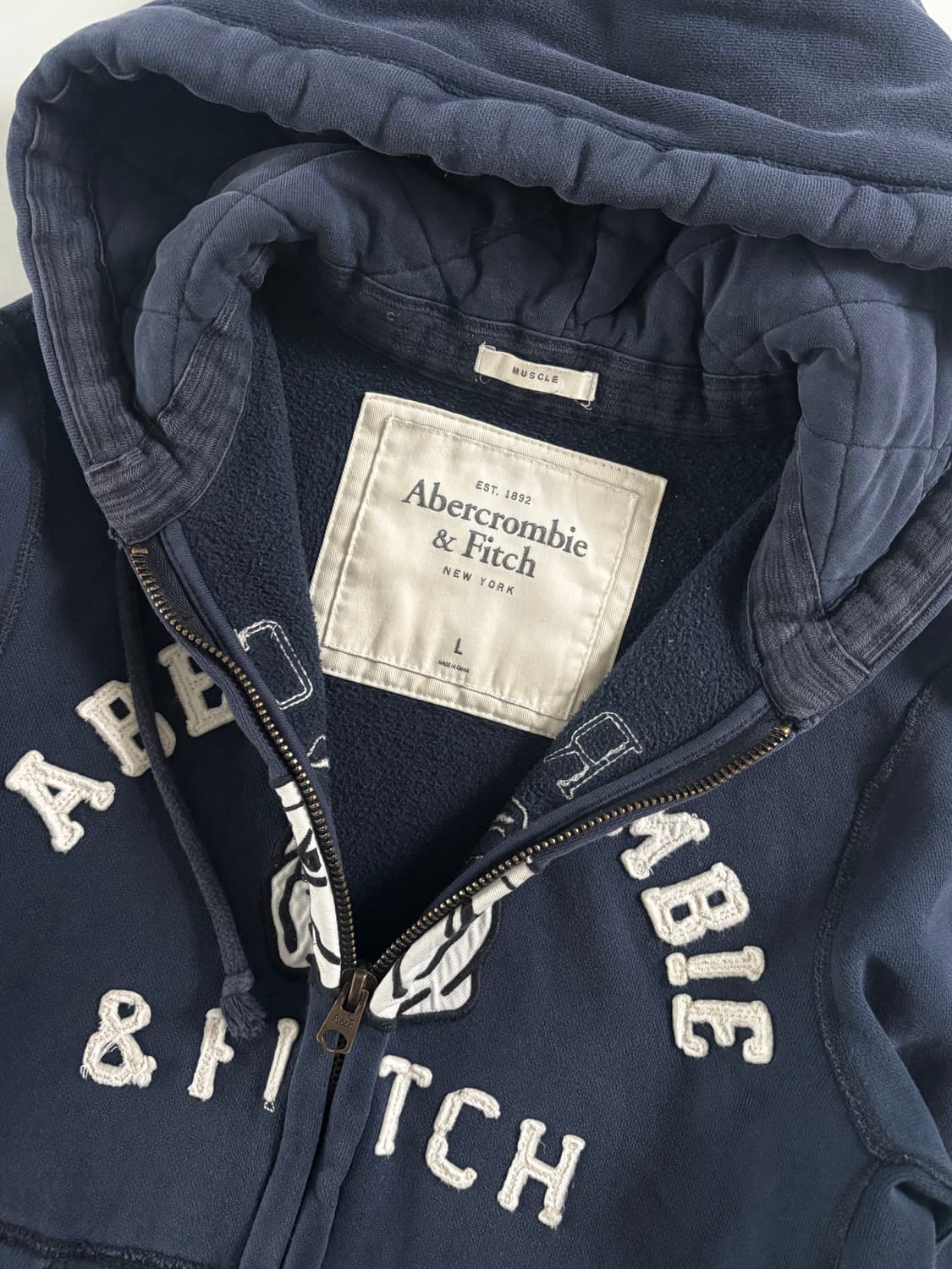 Abercrombie 아베크롬비 네이비컬러 후드집업 상품이미지4