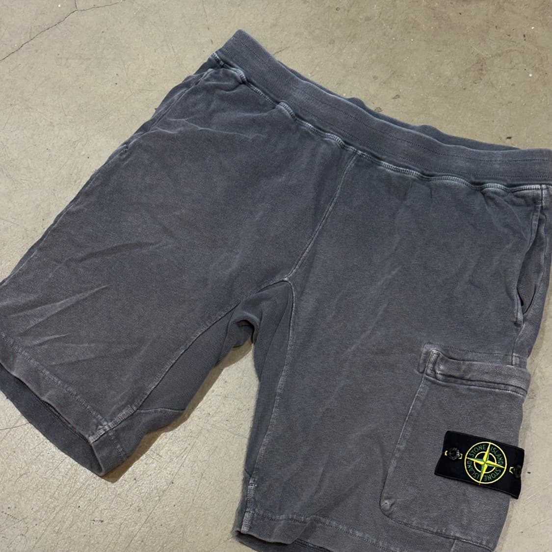 L 스톤아일랜드 그레이 반바지 상품이미지1