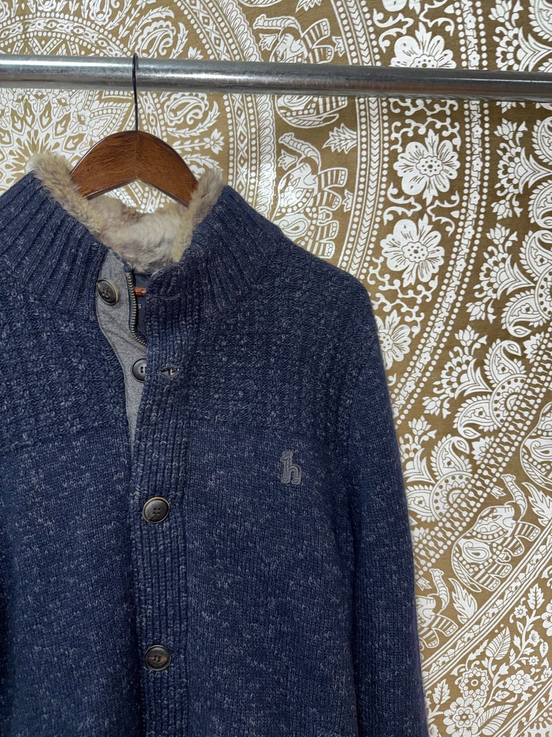 헤지스 하이넥 니트 가디건  상품이미지3