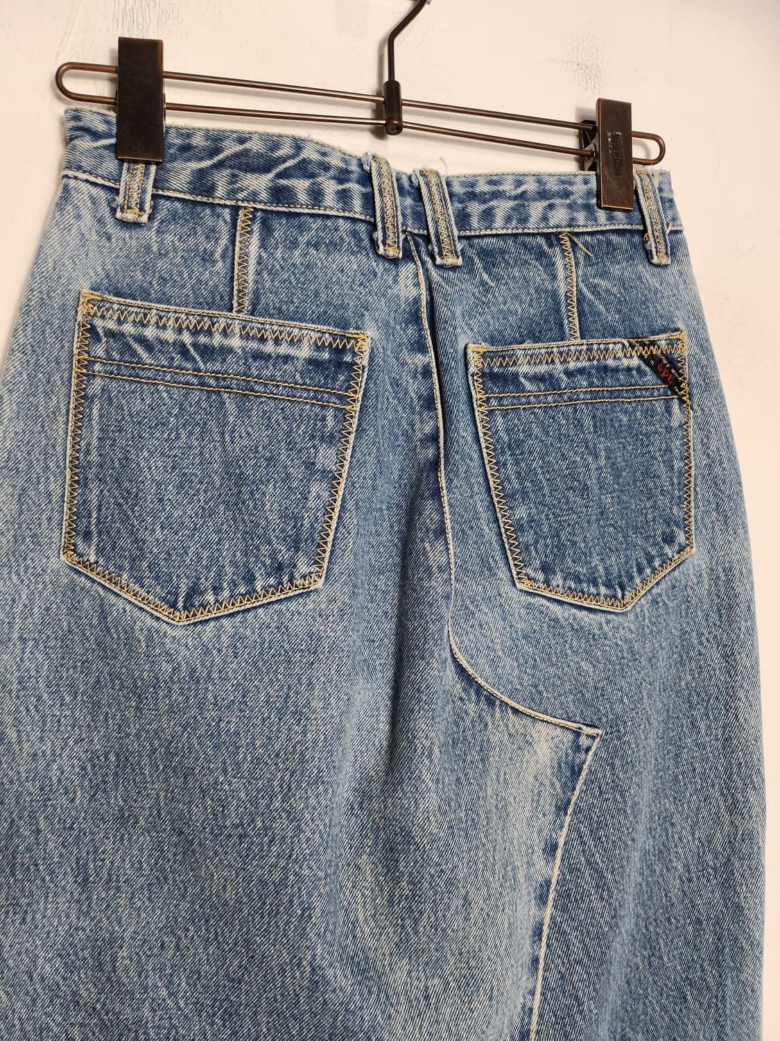 OPT 버튼 플라이 데님 스커트 상품이미지6