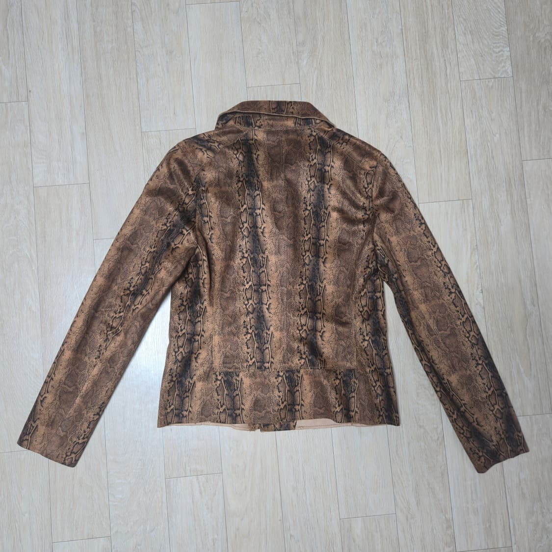 XS) Philosophy Faux Leather 파이톤 자켓 상품이미지5