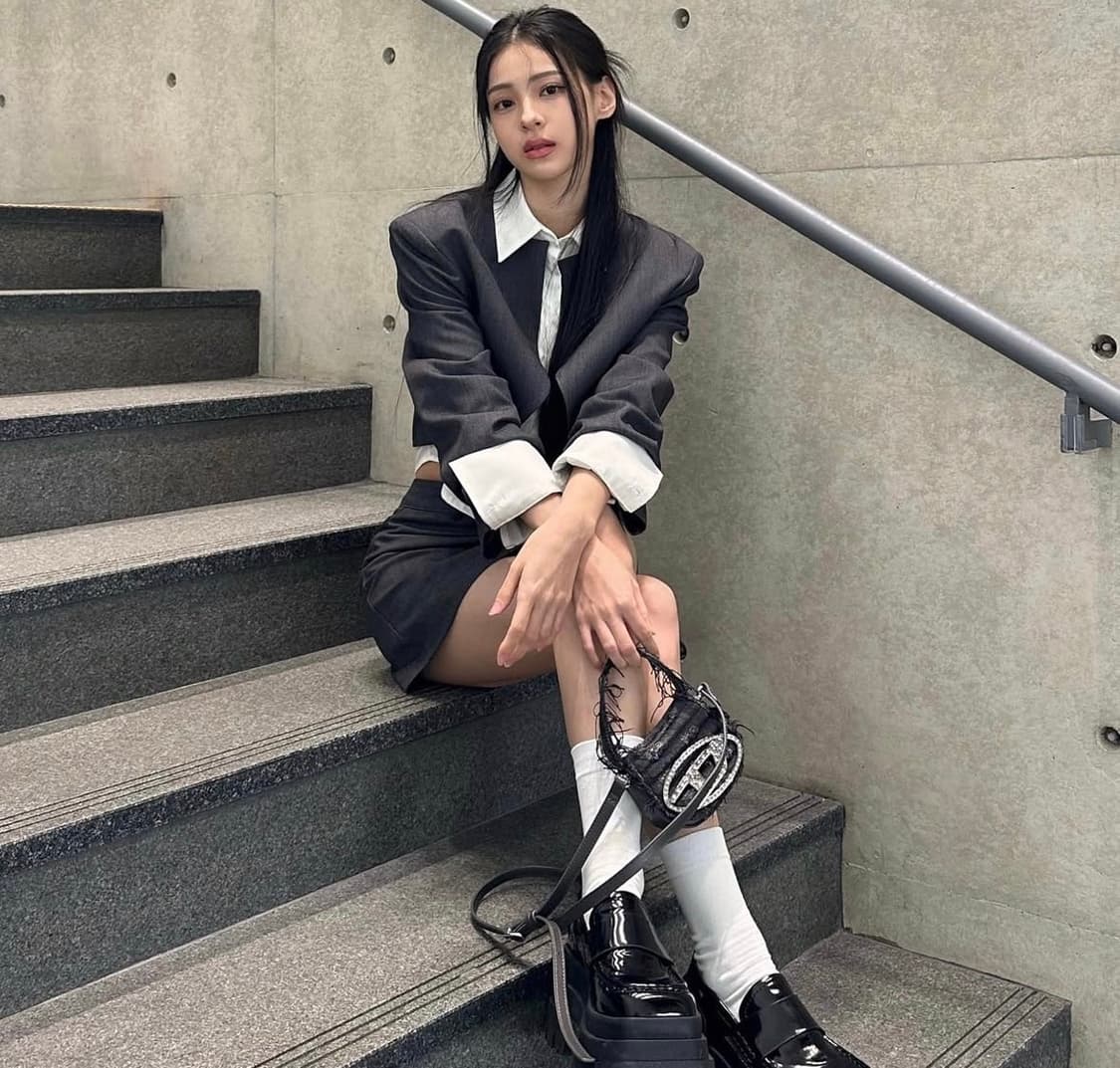 새상품 카키포인트 후크 미니 스커트 블랙 상품이미지3