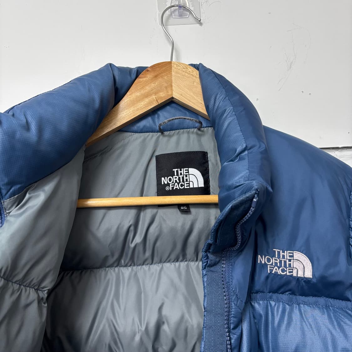 노스페이스 블루 눕시 700 패딩 상품이미지5