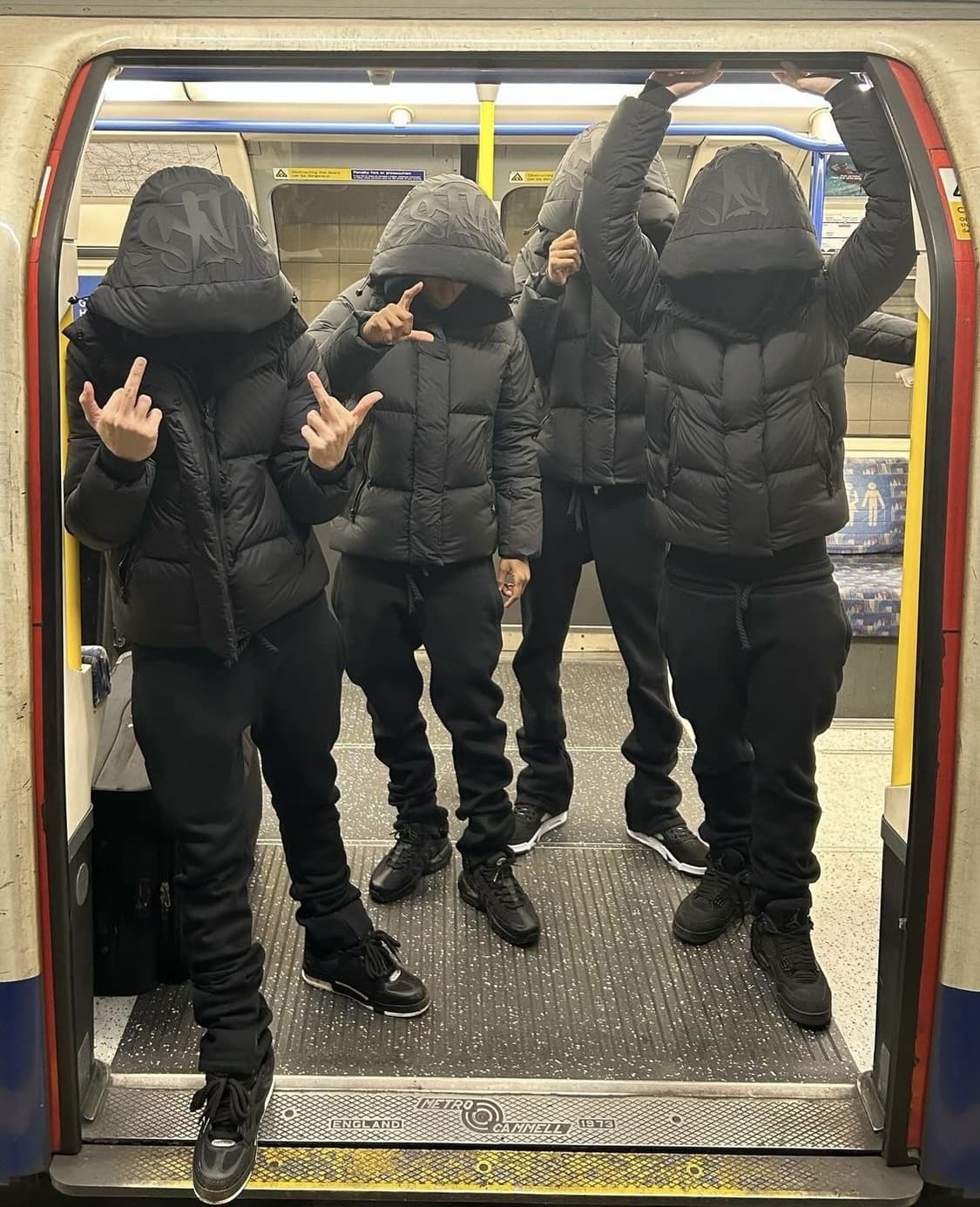 SYNA 시나월드 OG 패딩 자켓 블랙 상품이미지1