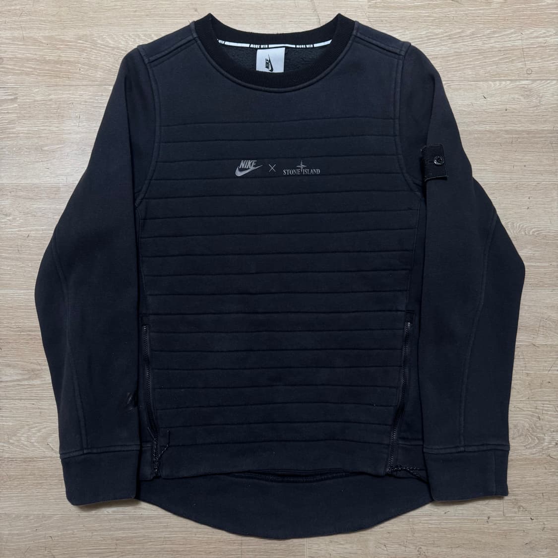나이키X스톤아일랜드 테크팩 맨투맨  상품이미지1