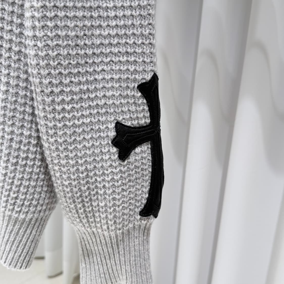 M / 크롬하츠 가죽 크로스패치 캐시미어 니트 상품이미지3