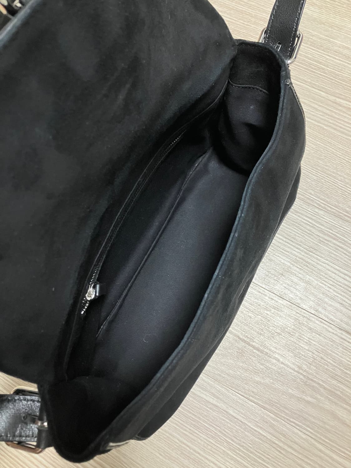 파사드패턴 마롱백 스웨이드 가방 숄더백 블랙 상품이미지7