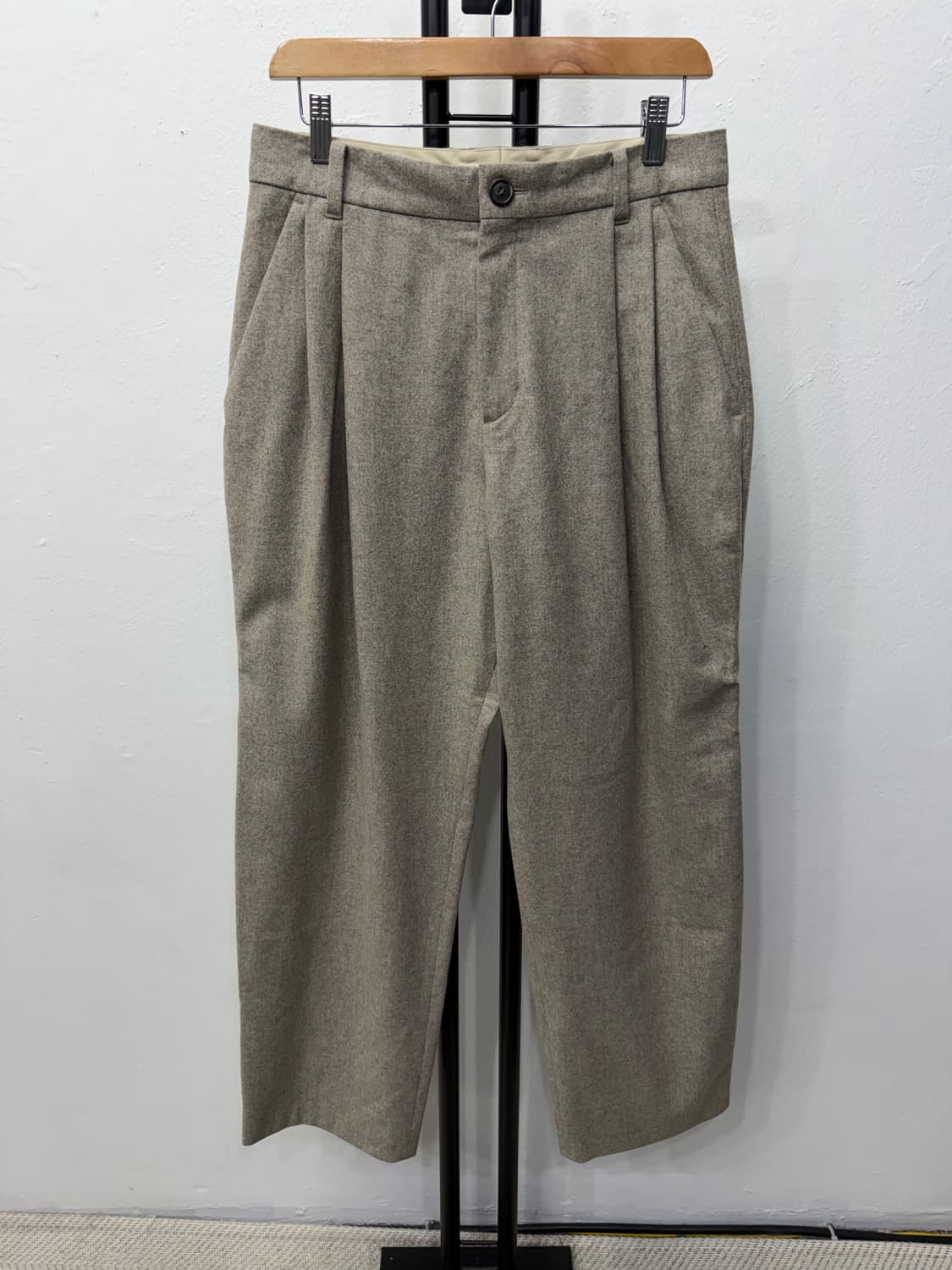 정품) 타임옴므 한섬 24ss 캐시미어 슬랙스 와이드 팬츠 78(30) 상품이미지1