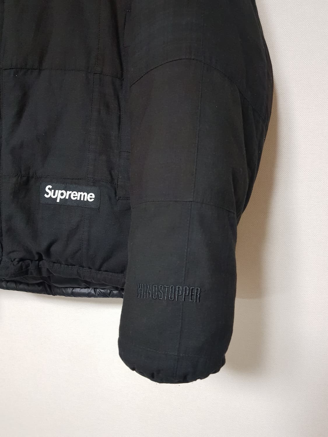 슈프림 마드라스 리버시블 윈드스토퍼 퍼퍼 패딩 자켓 블랙 23SS 상품이미지2