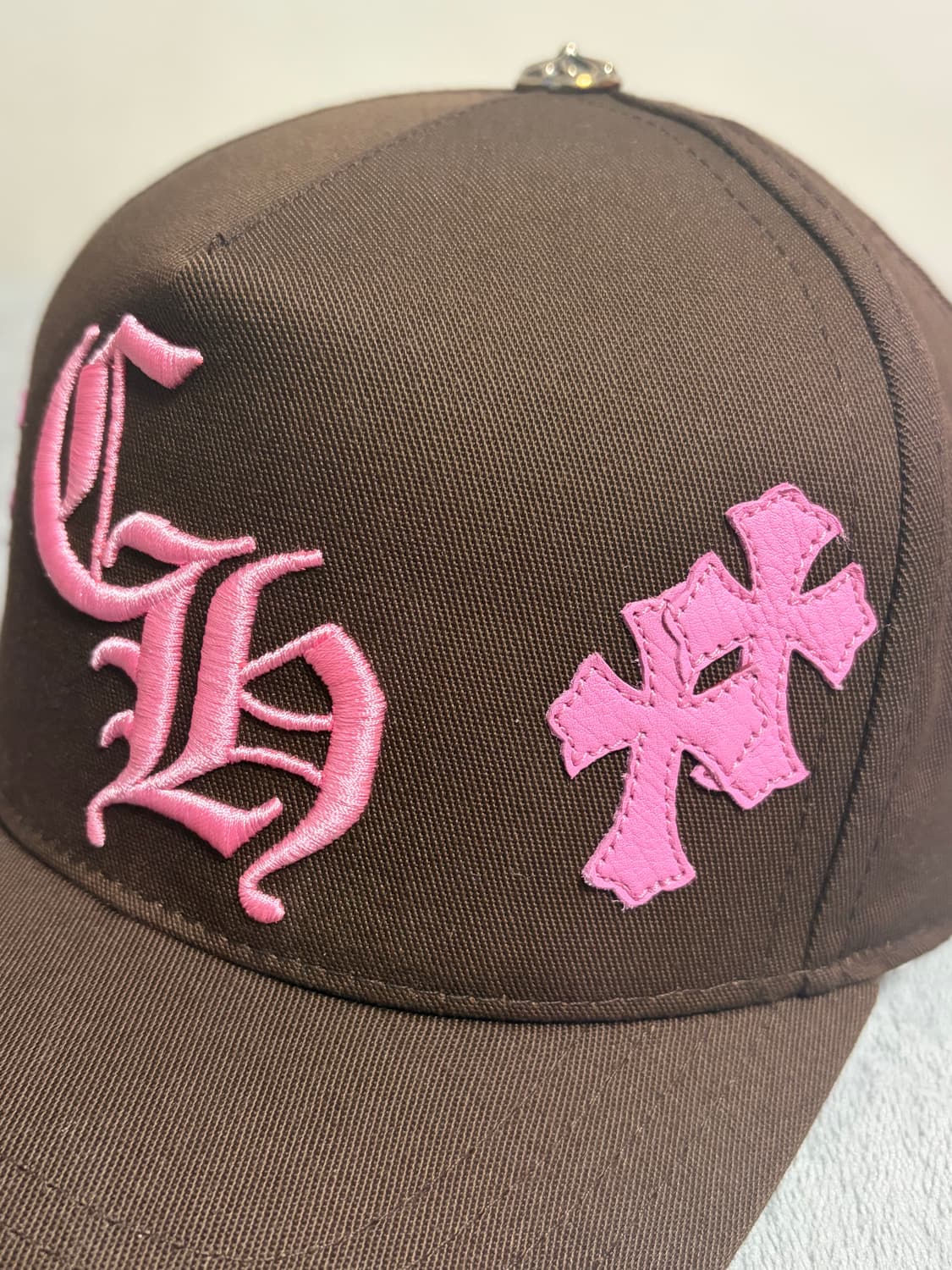 크롬하츠 브라운 핑크 크로스패치 베이스볼캡 모자 상품이미지1