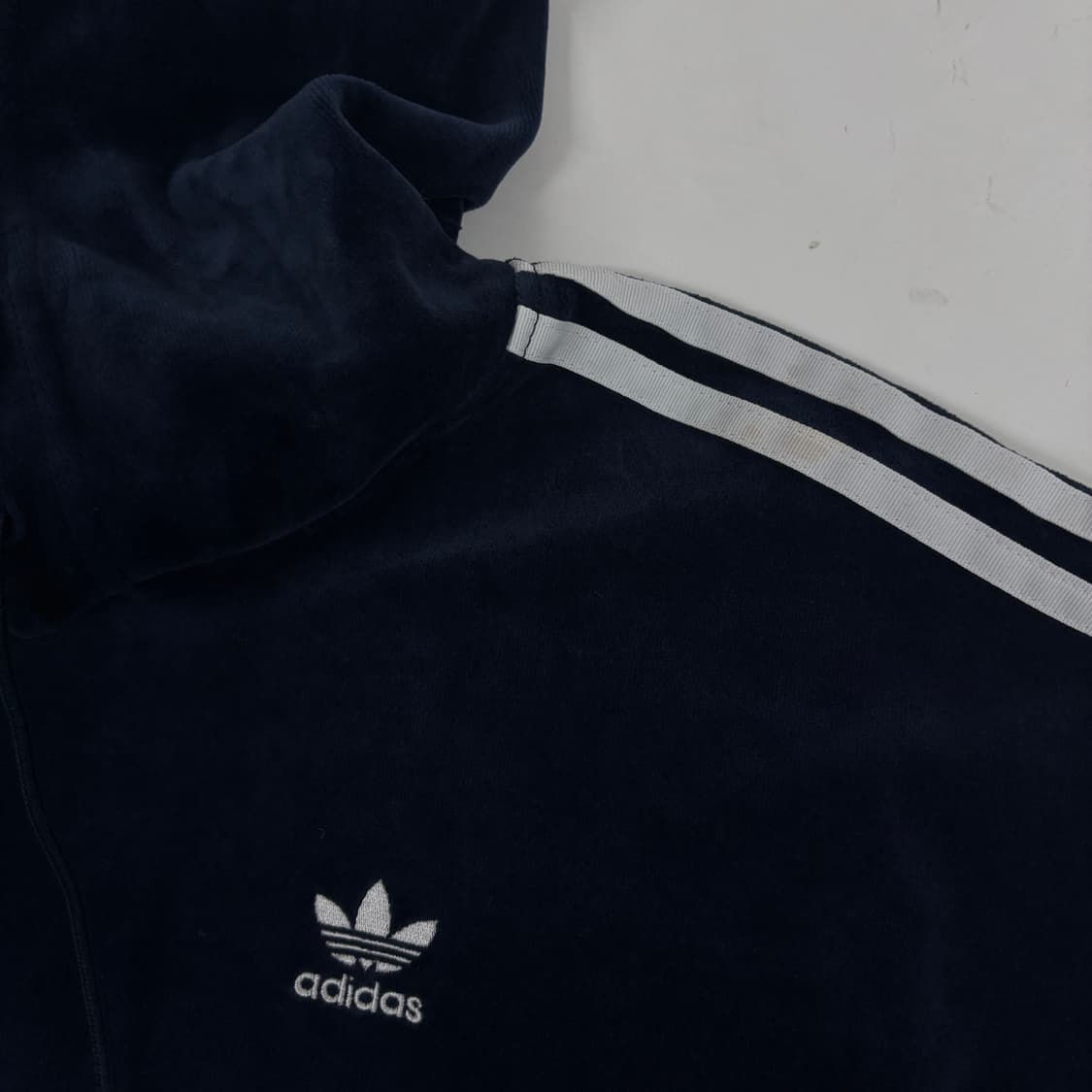 아디다스 벨벳 후드티 상품이미지6