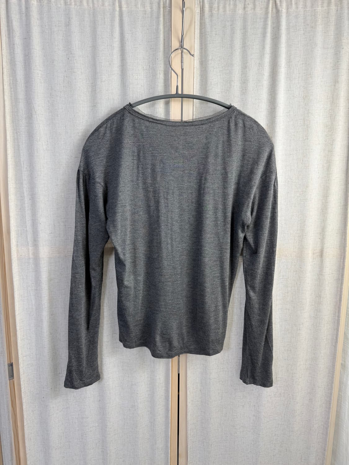 Hiroko Bis 자수 트리밍 실크 롱슬리브 티 상품이미지6