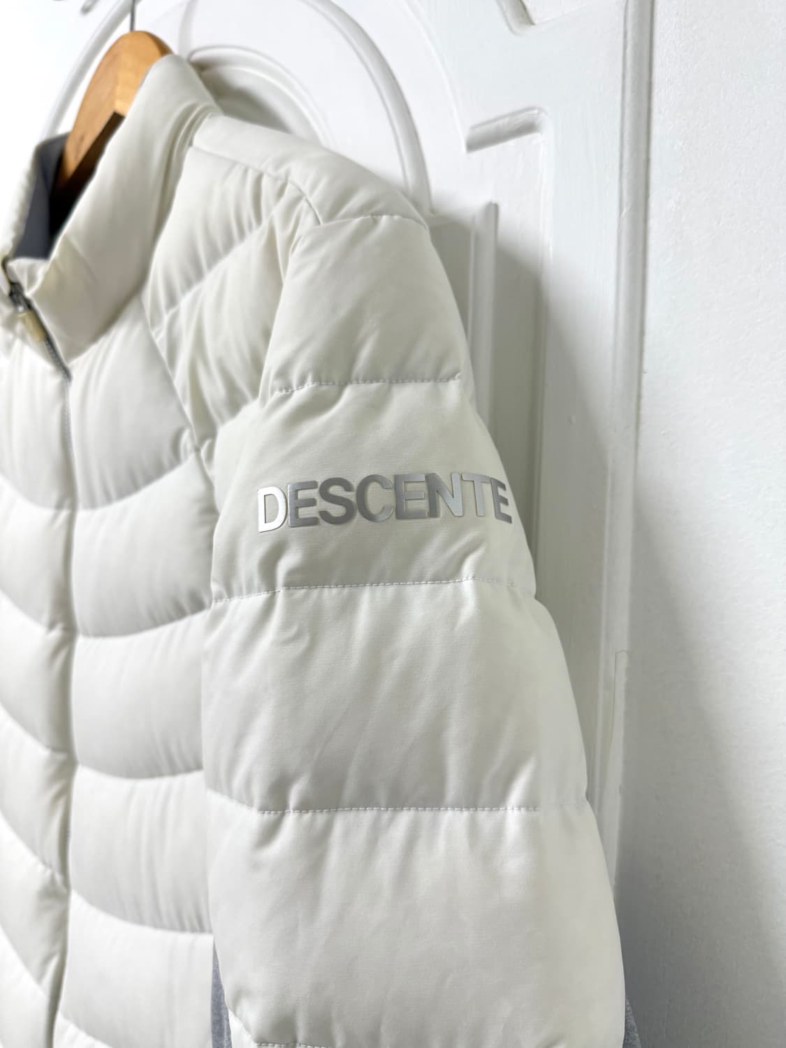 100사이즈 남성 데상트 골프 경량패딩 상품이미지2