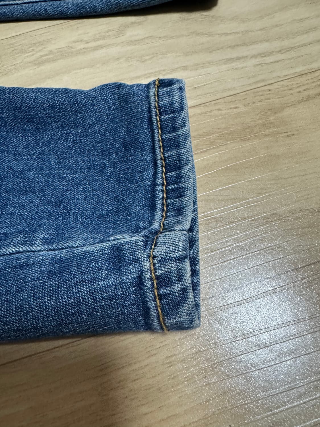 버버리 스트레치 로우라이즈 중청워싱 스키니 데님 27사이즈 상품이미지2