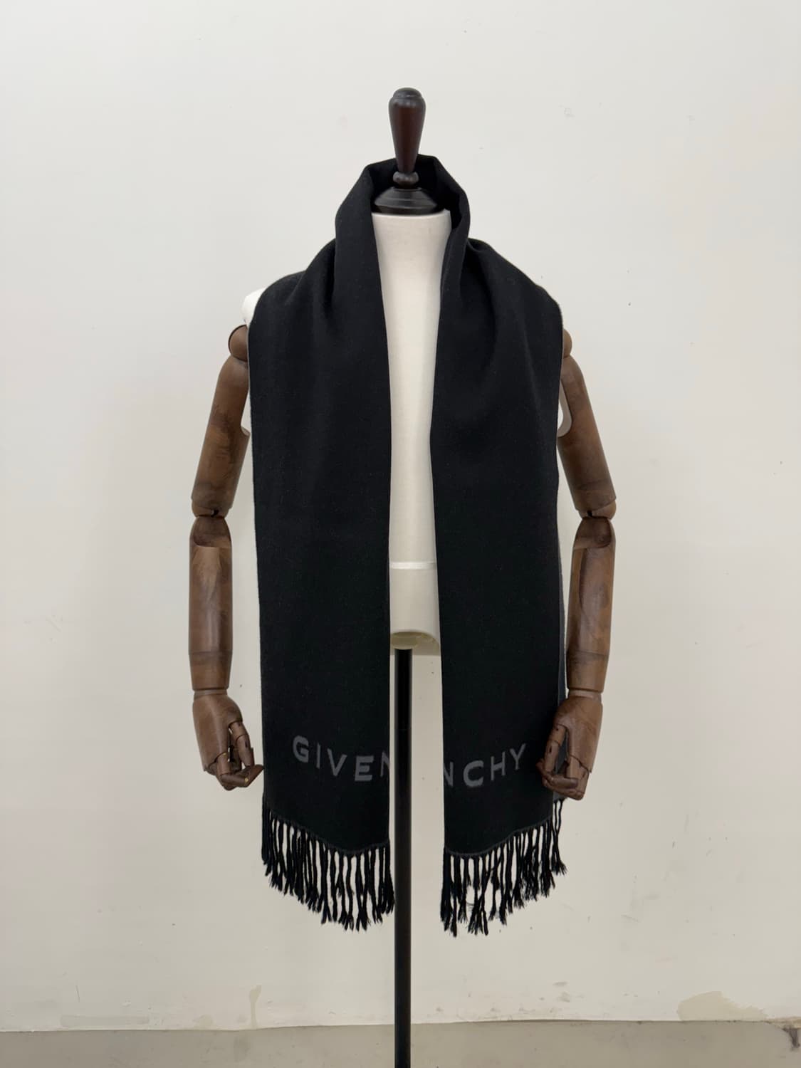Givenchy Reversible Virgin Wool Muffler 상품이미지2