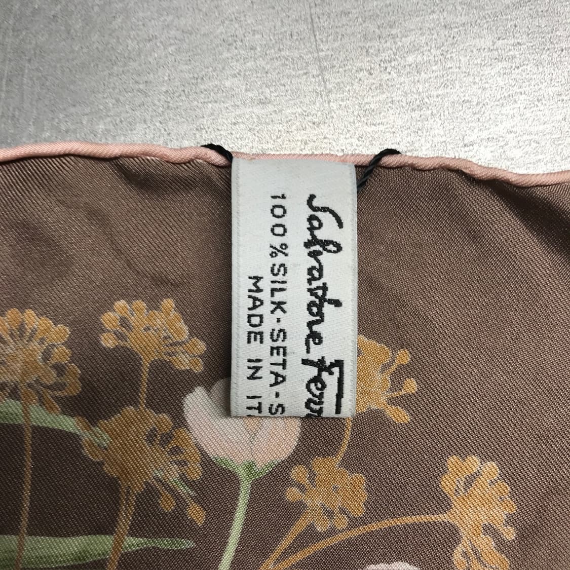 페레가모 실크 스카프 상품이미지5