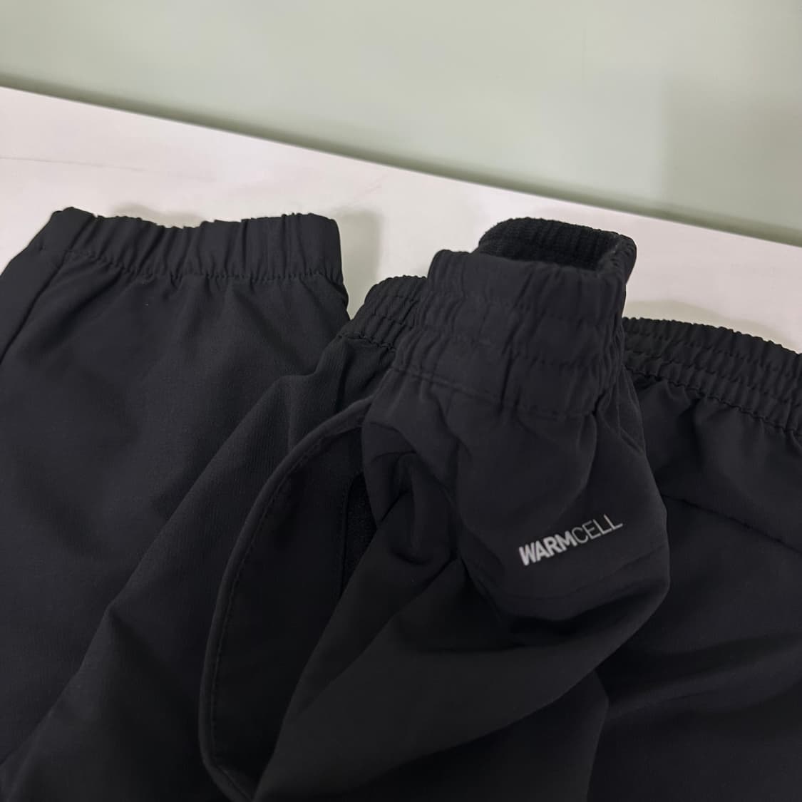 L 푸마 블랙 기본로고 레귤러핏 바막재질 조거팬츠 상품이미지2