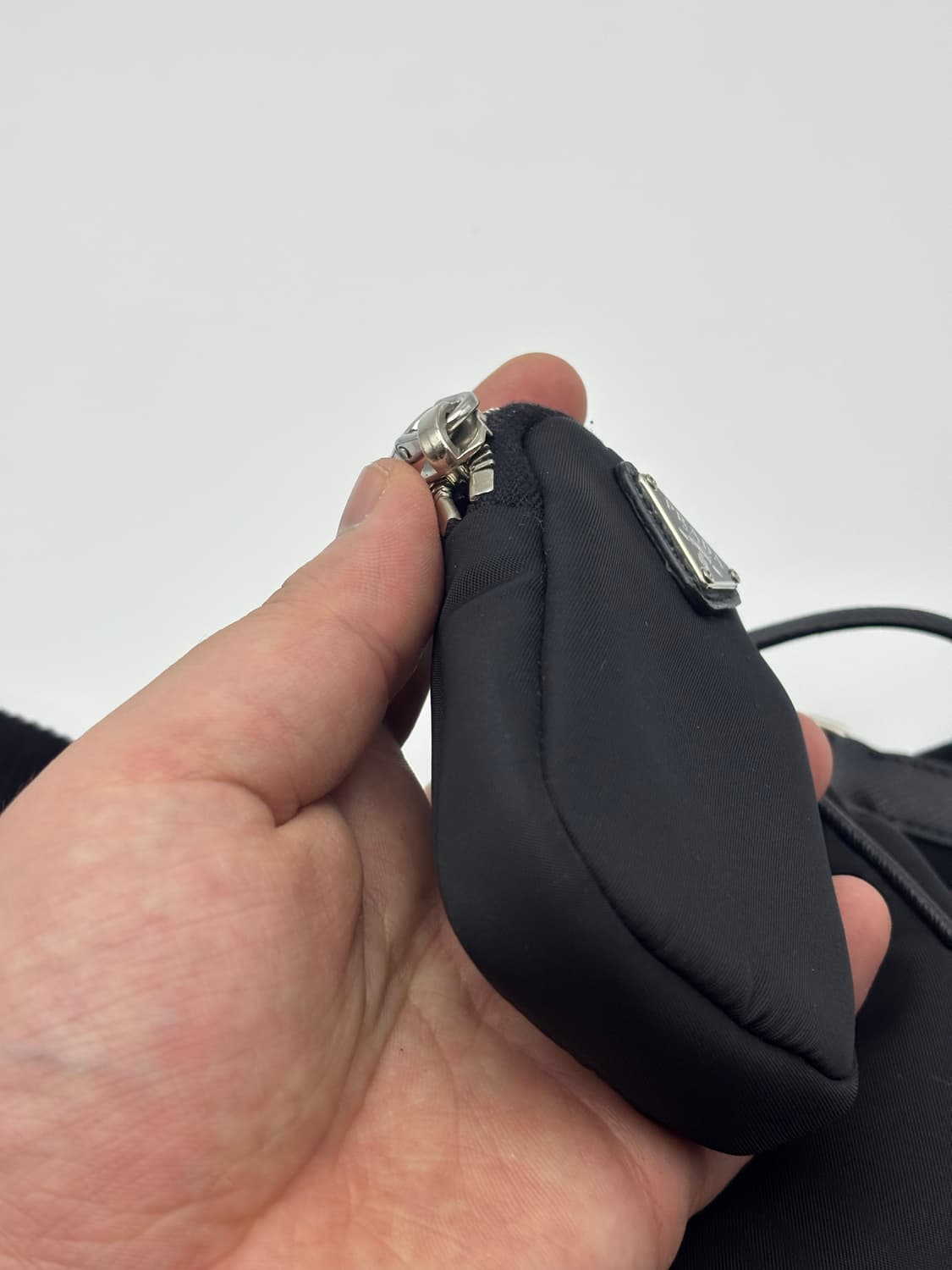 프라다 리에디션 테수토 호보백 상품이미지5