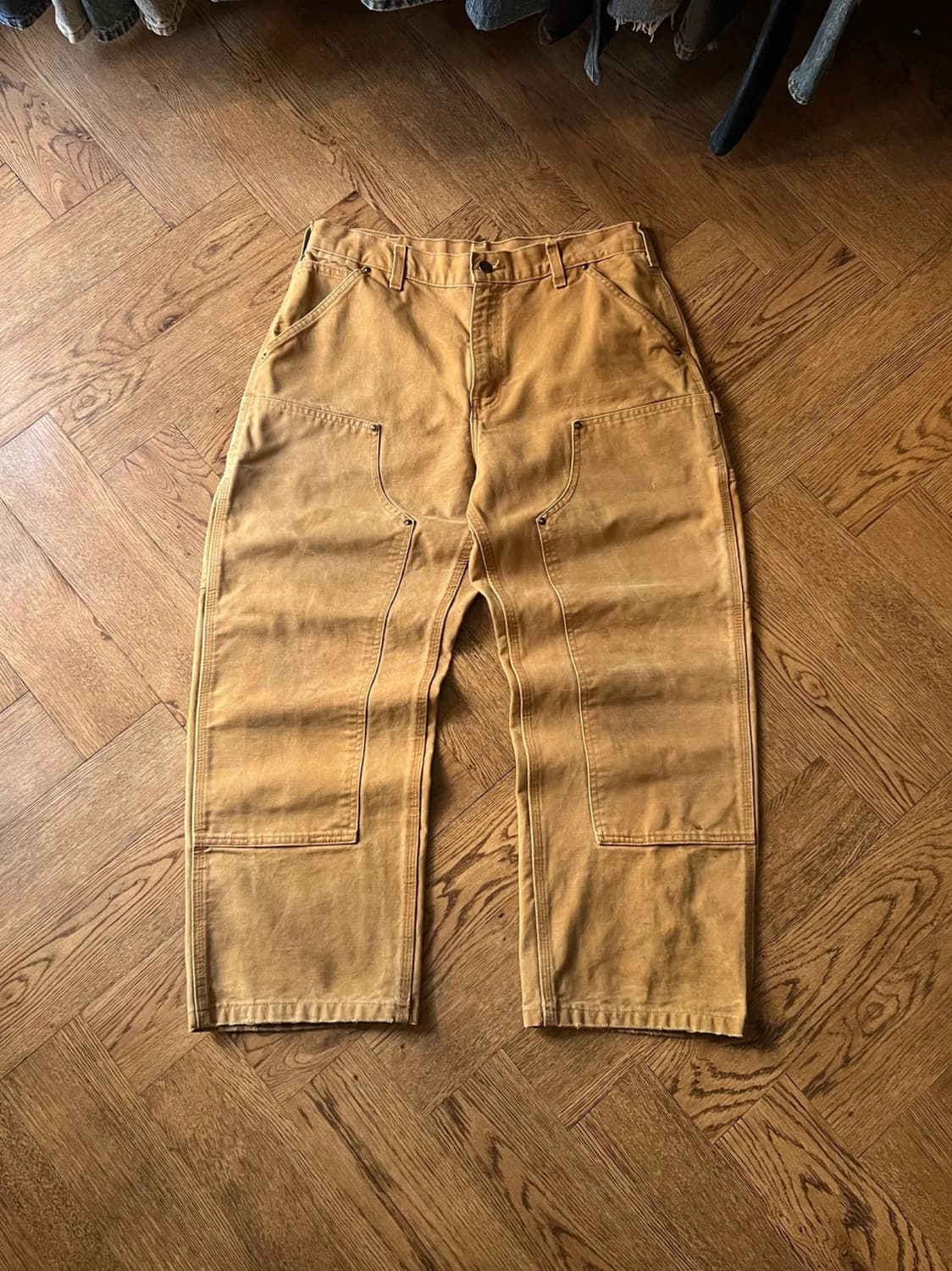 [33]칼하트 USA 더티워싱 브라운 더블니 워크 팬츠 상품이미지1