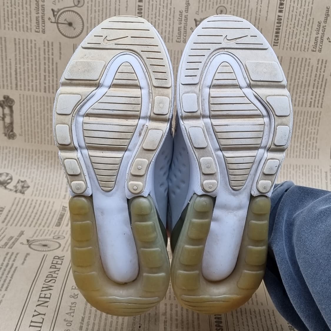 나이키 에어맥스 270 여성운동화235 상품이미지3