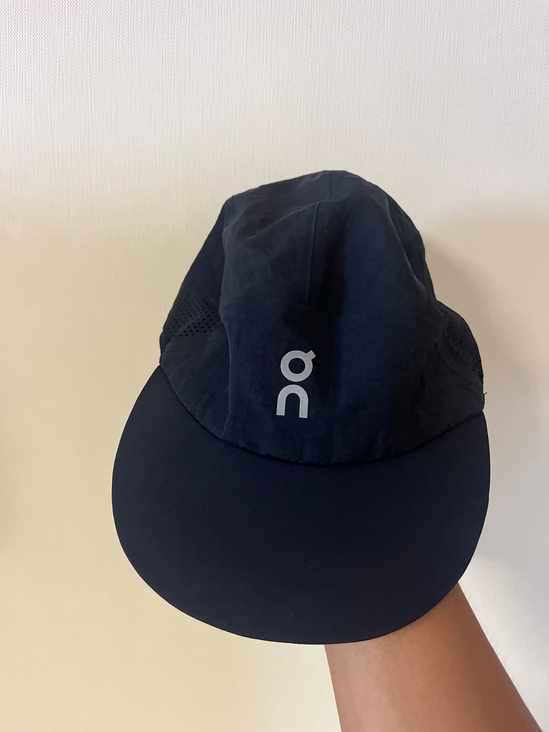 온러닝 퍼포먼스캡 블랙 상품이미지1