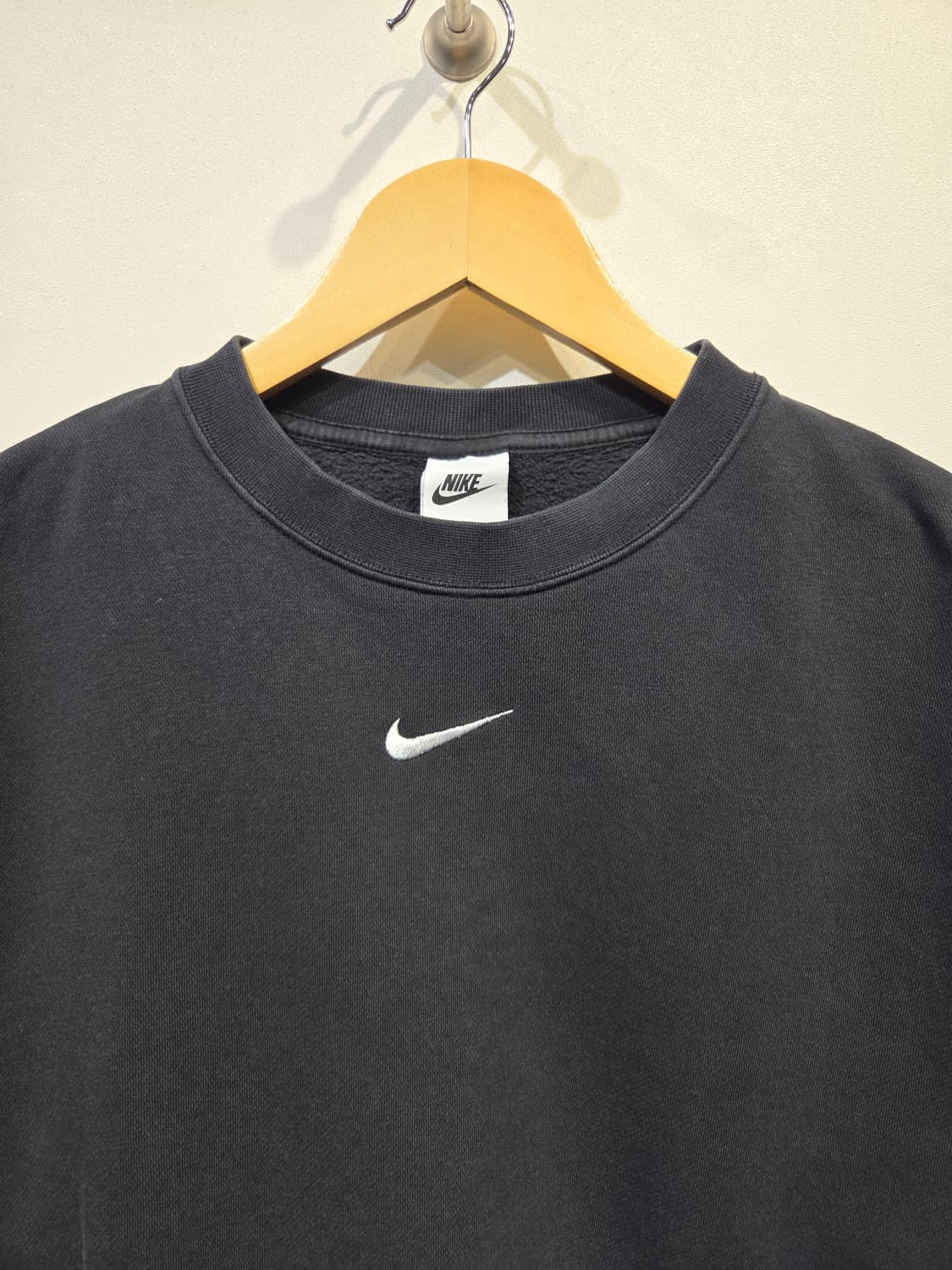 나이키 에센셜 오버사이즈 크롭 맨투맨 상품이미지3