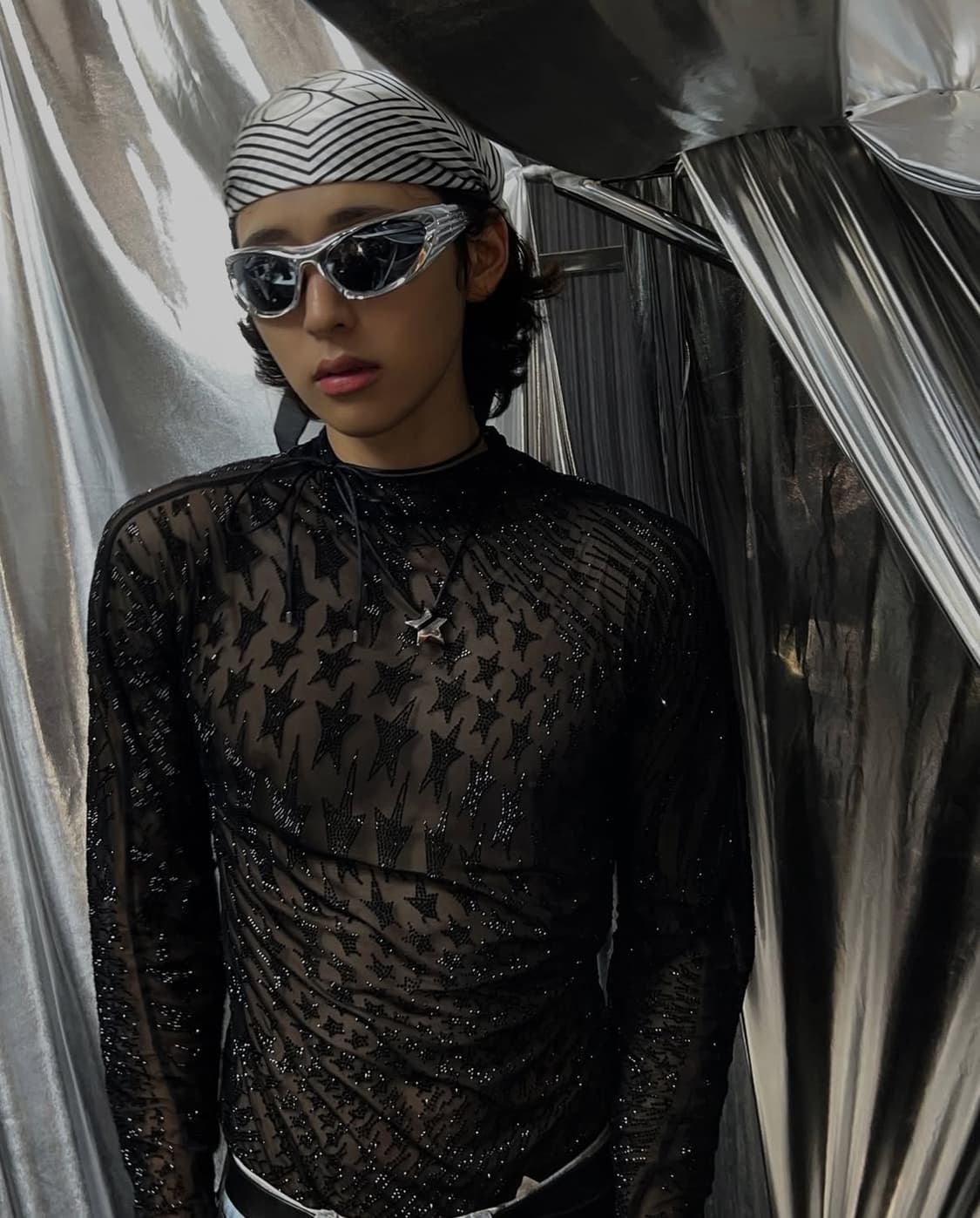 H&M x Mugler 뮈글러 라인스톤 메쉬 셔츠 블랙 상품이미지5