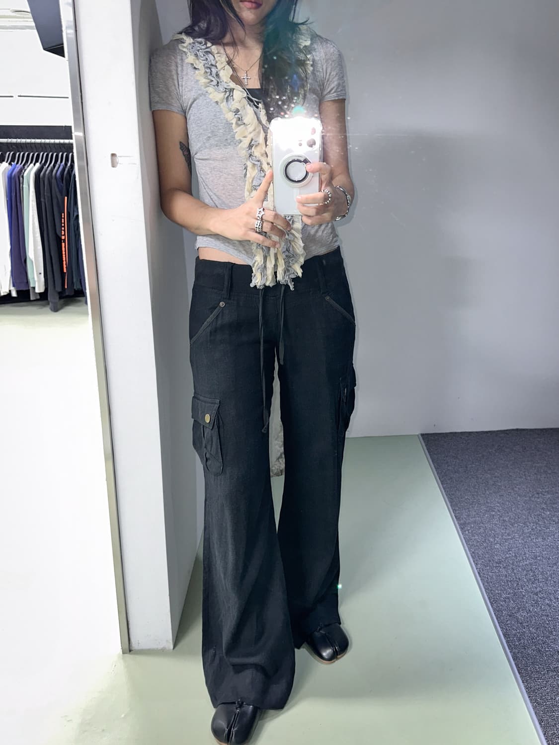 black linen low rise flare cargo pants 상품이미지3