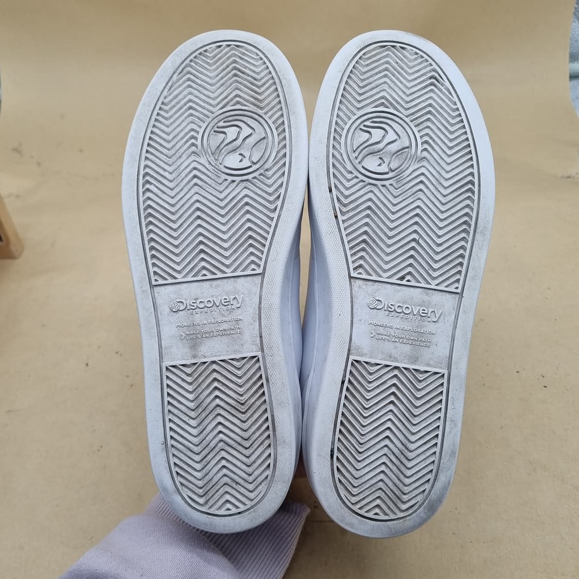 디스커버리 코트네오3 운동화250 상품이미지3